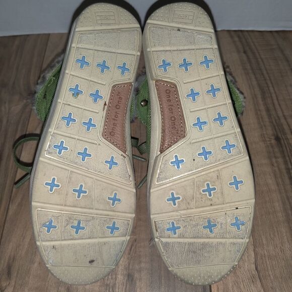 Toms One for One Green Canvas Bootie With Leopard Print Inside Size: 5 - Picture 8 of 8